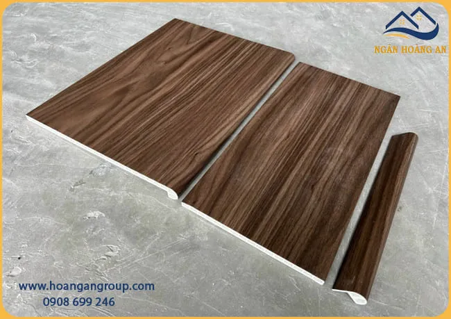 Mặt Đứng Cầu Thang Nhựa Giả Gỗ iWood C20-3
